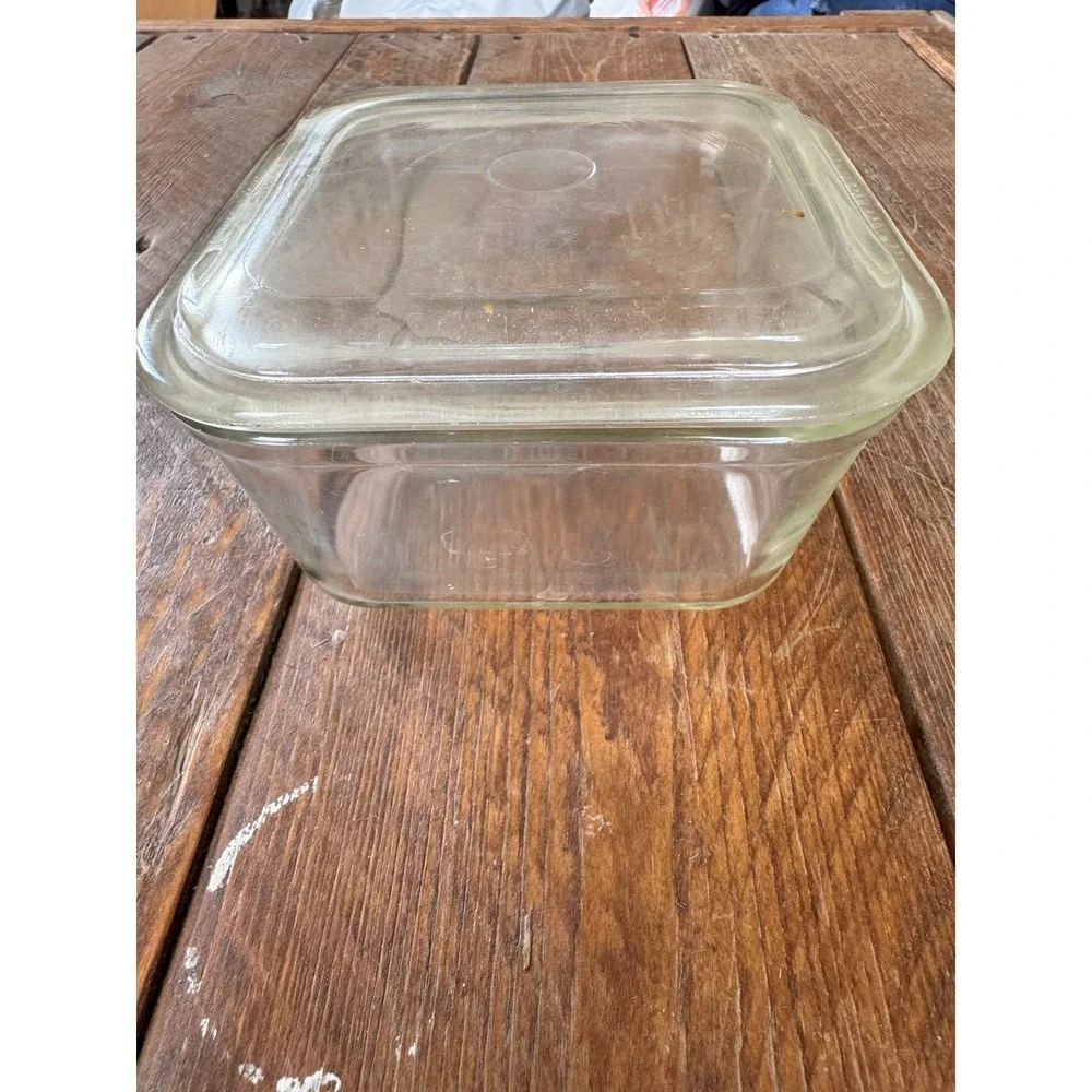 Vintage PYREX Clear Rerigerator Dish Box With Lid #663